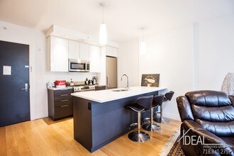 57 Water St-Unit -1002 in Brooklyn, NY - Building Photo - Building Photo