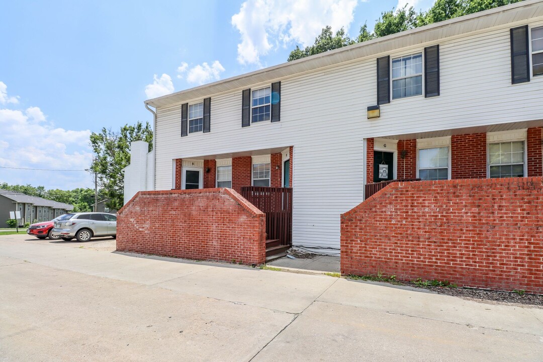 1407 Paris Rd in Columbia, MO - Building Photo