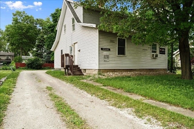 1016 W Hovey Ave in Normal, IL - Foto de edificio
