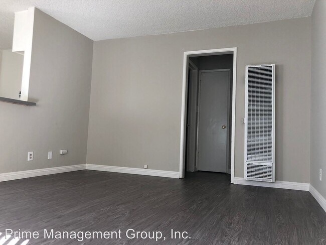 6501 Cherry Ave in Long Beach, CA - Foto de edificio - Building Photo
