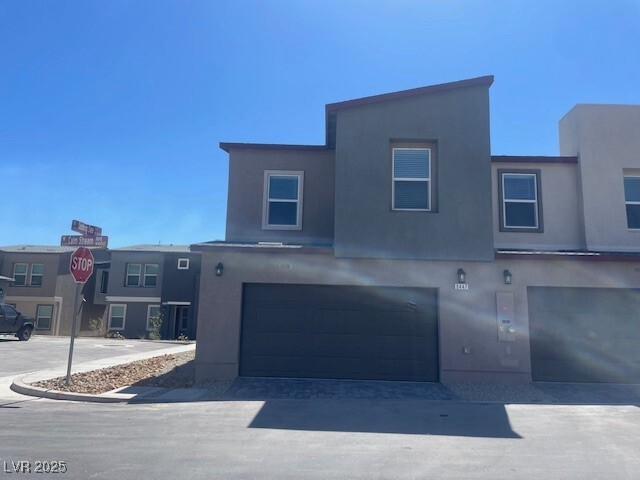 9447 Calm Strm Ave in Las Vegas, NV - Building Photo