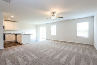 2199 Southlea Dr in Inman, SC - Foto de edificio - Building Photo