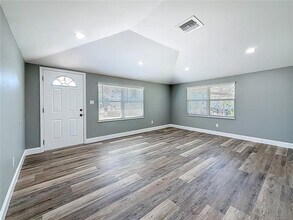 3755 10th Ave S in St. Petersburg, FL - Building Photo - Building Photo