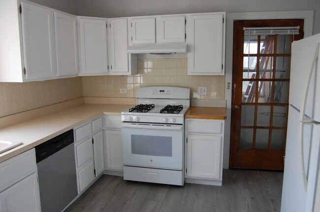 2011 W Fargo Ave, Unit Apt 3 in Chicago, IL - Building Photo - Building Photo
