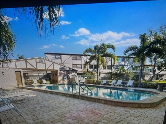 1137 King Arthur Ct