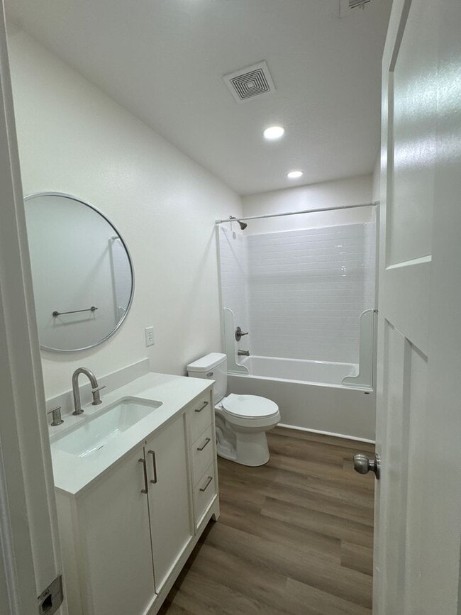property at 3073-3077 N Fremont Ave