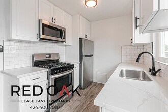 3401 Club Dr in Los Angeles, CA - Building Photo - Building Photo