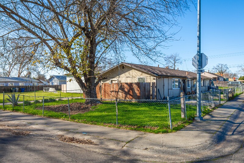1718 Grand Ave-Unit -1718 in Sacramento, CA - Building Photo