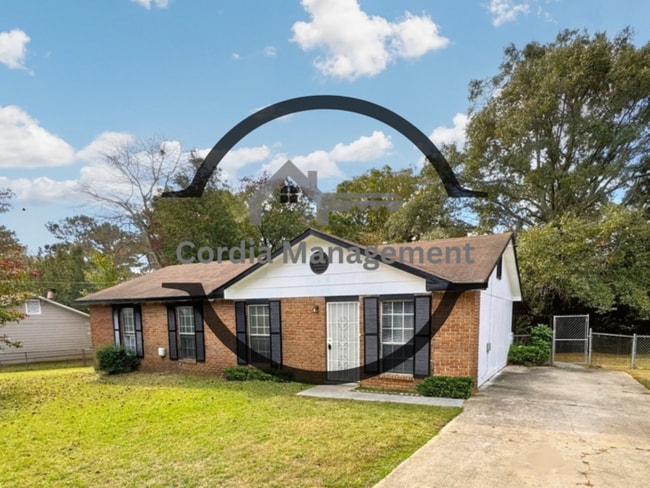 8902 E Bourne Dr in Jonesboro, GA - Foto de edificio - Building Photo