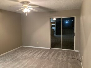 556 Aspen Glen Dr in Cincinnati, OH - Building Photo - Building Photo