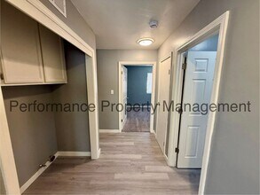 326 Beardsley Ave in Bakersfield, CA - Building Photo - Building Photo