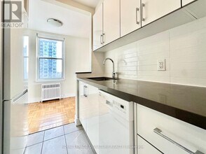 1545 Bathurst St in Toronto, ON - Building Photo - Building Photo