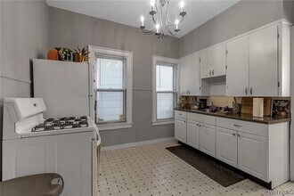 175 Saint James Pl in Buffalo, NY - Foto de edificio - Building Photo