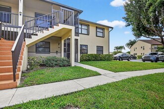 4707 Lucerne Lakes Blvd E in Greenacres, FL - Building Photo - Building Photo
