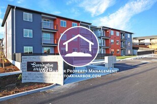 435 SE Barrington Dr in Oak Harbor, WA - Building Photo