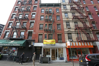 215 Mulberry St in New York, NY - Building Photo - Building Photo