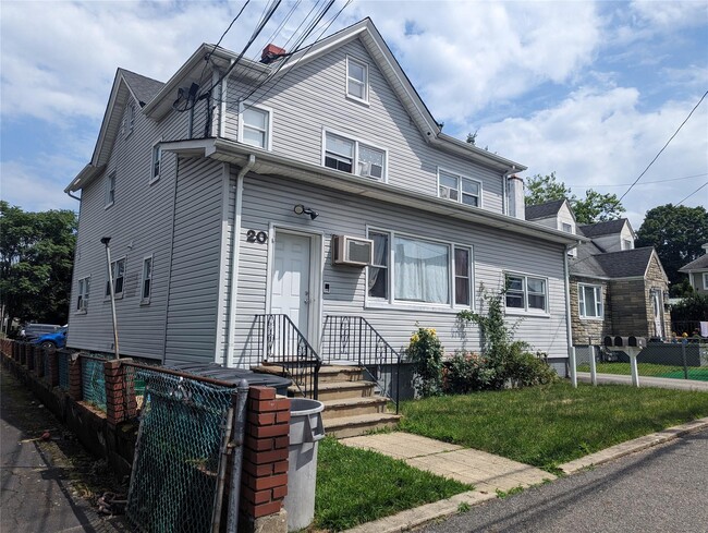 20 Blauvelt Ave in West Haverstraw, NY - Building Photo - Building Photo