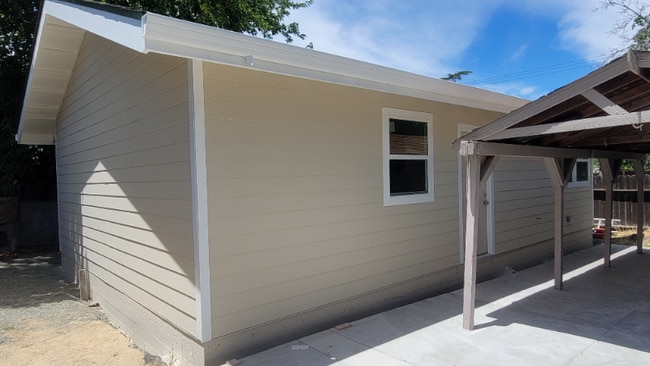 1226 York St in Pittsburg, CA - Building Photo - Building Photo
