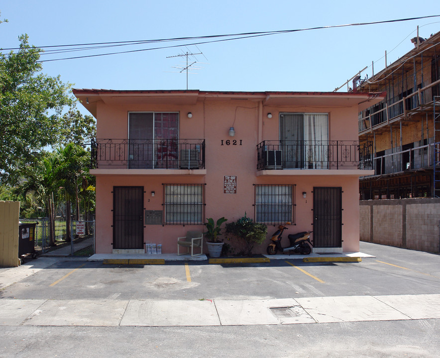 1621 NW 16th Ave in Miami, FL - Building Photo