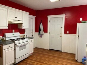 6 Edwin St, Unit 2 in Brookline, MA - Foto de edificio - Building Photo