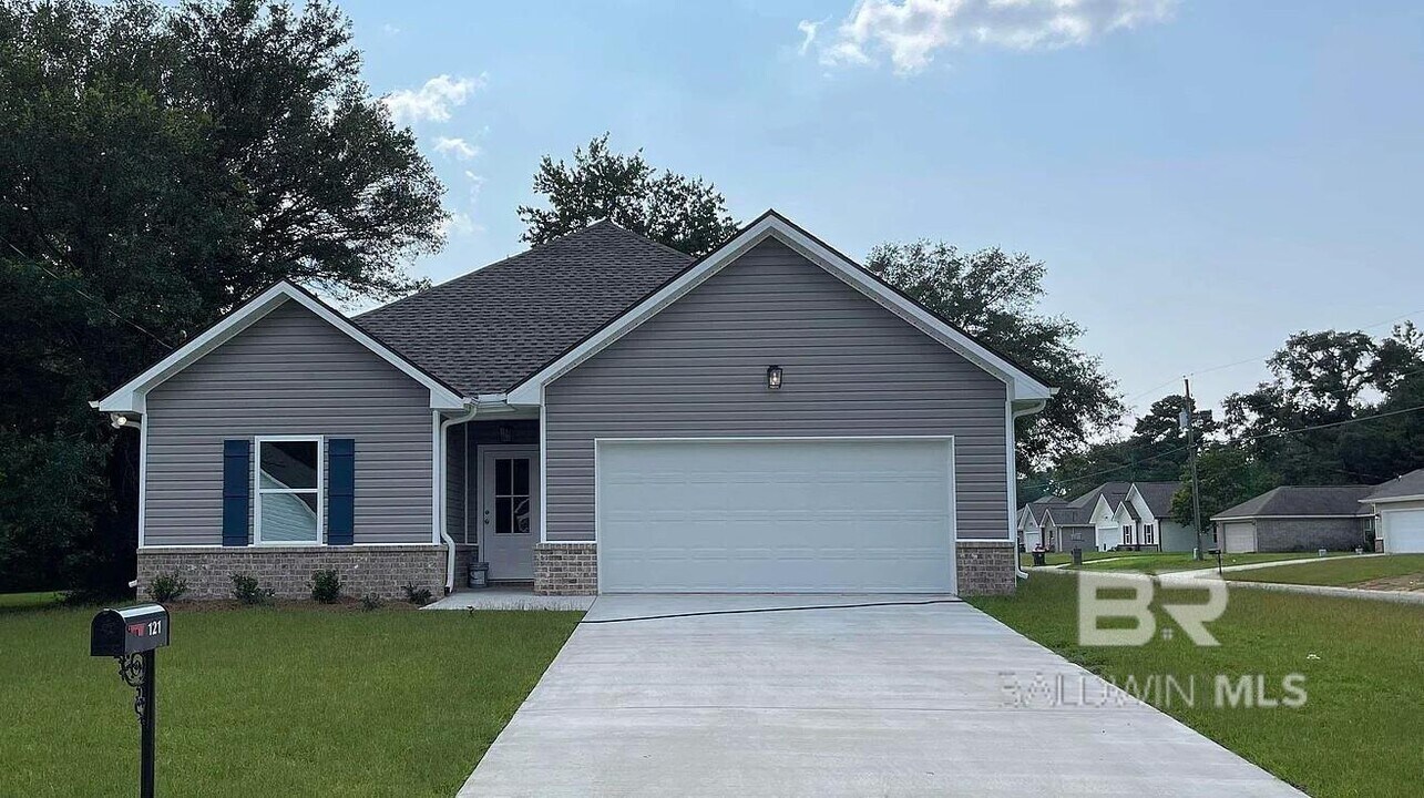 121 Marietta St in Bay Minette, AL - Building Photo