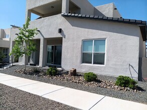 2416 O'Keefe Ave SE in Albuquerque, NM - Building Photo - Building Photo
