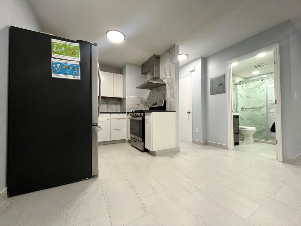 156 Central Ave in Brooklyn, NY - Building Photo