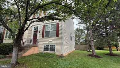 43146 Gatwick Square in Ashburn, VA - Foto de edificio - Building Photo