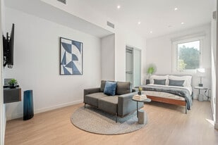 8820 Belford Ave in Los Angeles, CA - Building Photo