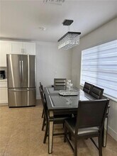 1335 NE Pine Island Rd in Cape Coral, FL - Foto de edificio - Building Photo