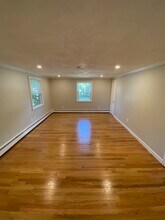 25 Neillian St in Bedford, MA - Building Photo - Building Photo