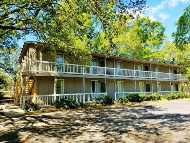 2307 S Fraser St in Georgetown, SC - Foto de edificio - Building Photo