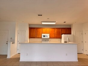 13364 Beach Blvd in Jacksonville, FL - Foto de edificio - Building Photo