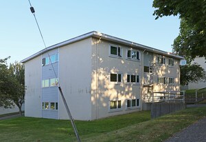 2108 Cassiar St in Vancouver, BC - Building Photo