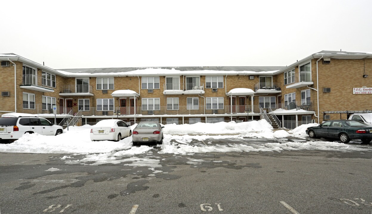 476 Harrison Ave in Lodi, NJ - Building Photo