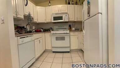111 W 8th St in Boston, MA - Building Photo - Building Photo