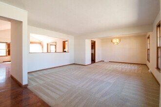 2238 E Raynell St in Springfield, MO - Building Photo - Building Photo