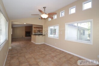 23852 Humiston Way in Ramona, CA - Building Photo - Building Photo