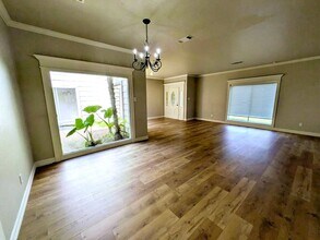 5845 Woodway Dr in Beaumont, TX - Building Photo - Building Photo