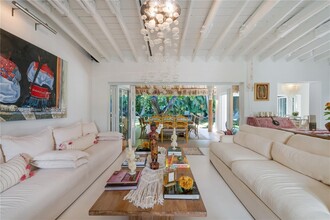 330 Gulf Rd in Key Biscayne, FL - Building Photo - Building Photo