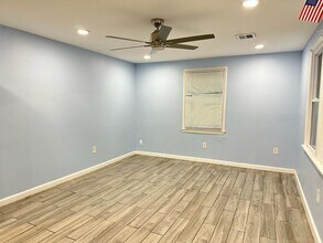 10420 Ware Street in River Ridge, LA - Foto de edificio - Building Photo