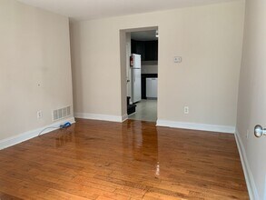 1229 E Oxford St-Unit -Unit A in Philadelphia, PA - Foto de edificio - Building Photo