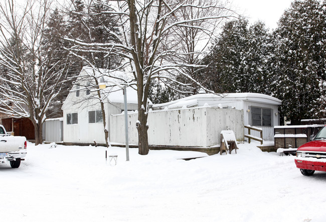 Winslow Mobile Home Park in Okemos, MI - Building Photo - Building Photo