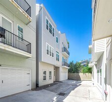 925 W 23rd St in Houston, TX - Building Photo