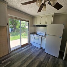 7406 Elm Ave in Raytown, MO - Building Photo - Building Photo