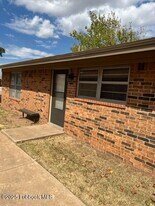 6505 21st St in Lubbock, TX - Building Photo