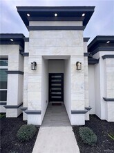 29 E Kennedy Ave in Alton, TX - Building Photo - Building Photo