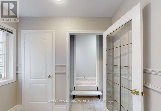 6 English St in Brampton, ON - Building Photo - Building Photo