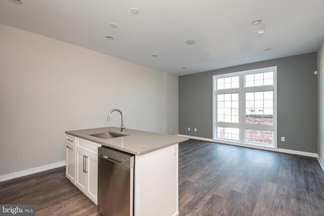 1340 S 13th St in Philadelphia, PA - Building Photo - Building Photo