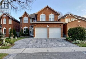 194 Nahani Way in Mississauga, ON - Building Photo